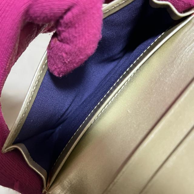 SAZABY サザビー 本革 カードケース 名刺入れ クロコ型押し エナメル 赤 < ブランド SAZABY サザビー 本革 カードケース 名刺入れ クロコ型押し エナメル 赤 < ブランドの