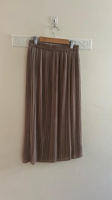 ユニクロ 未使用 シフォンプリーツナロースカート プリーツスカート ブラウン S < ブランド  ユニクロ 未使用 シフォンプリーツナロースカート プリーツスカート ブラウン S < ブランドの