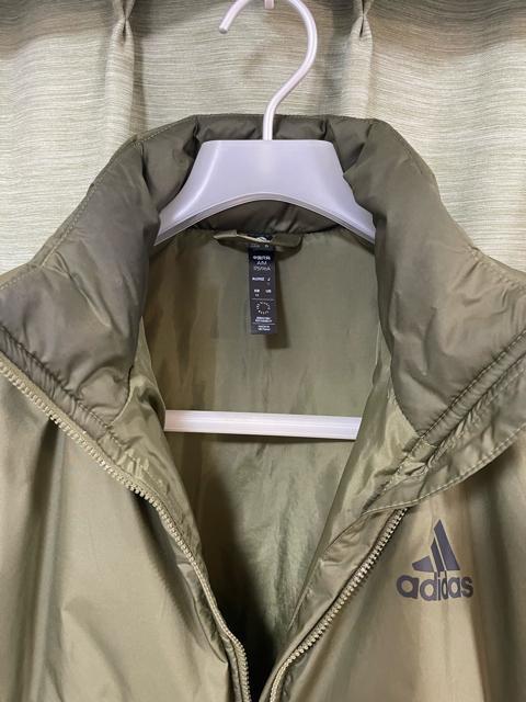 アディダス:メンズ:パデッドジャケット Mサイズ  adidas ダウンジャケット ブルゾン アディダス ジャケット 中綿 カーキ < 男性ファッション  アディダス:メンズ:パデッドジャケット Mサイズ  adidas ダウンジャケット ブルゾン アディダス ジャケット 中綿 カーキ < 男性ファッションの