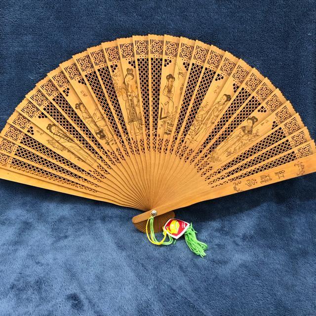 高襠禮品扇 白檀 香木扇子 透かし彫り 中国扇子 白檀扇子 < 女性ファッション 高襠禮品扇 白檀 香木扇子 透かし彫り 中国扇子 白檀扇子 < 女性ファッションの