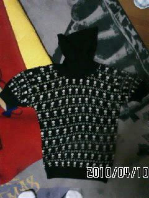 白黒ジャガードスカル柄ショート丈タートルニットトップス < ブランド 白黒ジャガードスカル柄ショート丈タートルニットトップス < ブランドの