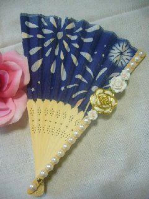 幻想艶【恋 花火】インテリア.祭り.花火大会に♪カメリア.薔薇.パールデコ扇子 < 女性ファッション 幻想艶【恋 花火】インテリア.祭り.花火大会に♪カメリア.薔薇.パールデコ扇子 < 女性ファッションの