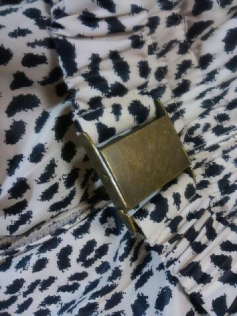  JENNI   [uK  JK   160 gp  uh 