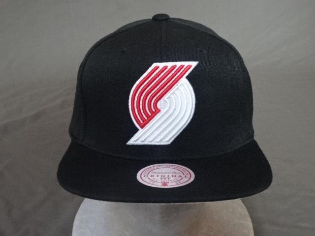 【Mitchell & Ness】 NBAバスケ トレイルブレイザーズ ロゴ刺繍入り キャップ < 男性ファッション  【Mitchell & Ness】 NBAバスケ トレイルブレイザーズ ロゴ刺繍入り キャップ  < 男性ファッションの