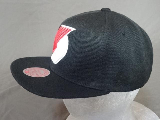 【Mitchell & Ness】 NBAバスケ トレイルブレイザーズ ロゴ刺繍入り キャップ < 男性ファッション  【Mitchell & Ness】 NBAバスケ トレイルブレイザーズ ロゴ刺繍入り キャップ < 男性ファッションの