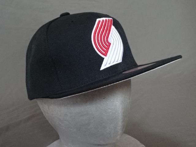 【Mitchell & Ness】 NBAバスケ トレイルブレイザーズ ロゴ刺繍入り キャップ < 男性ファッション  【Mitchell & Ness】 NBAバスケ トレイルブレイザーズ ロゴ刺繍入り キャップ < 男性ファッションの