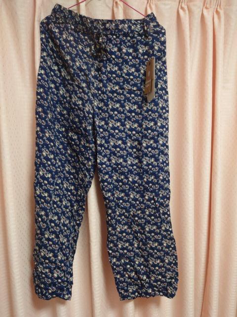 新品タグつきさらさらパンツ ストレッチ、ポケットあり < 女性ファッション  新品タグつきさらさらパンツ ストレッチ、ポケットあり < 女性ファッションの