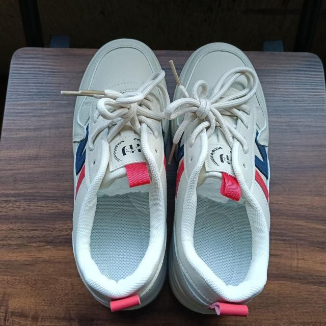 新品 24cm レディース スニーカー ホワイト シューズ 靴 カジュアル < 女性ファッション 新品 24cm レディース スニーカー ホワイト シューズ 靴 カジュアル < 女性ファッションの