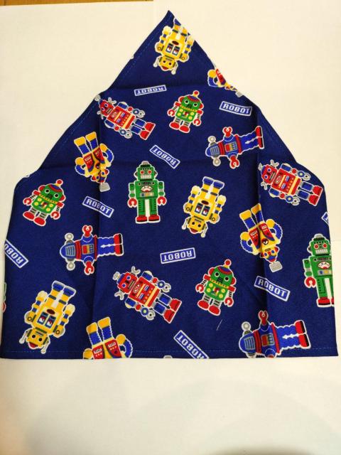 【送料無料】ハンドメイド ゴム入り 子供用三角巾 ロボット柄 保育園 幼稚園 幼児 小学生 料理 調理実習 < キッズ/ベビー 【送料無料】ハンドメイド ゴム入り 子供用三角巾 ロボット柄 保育園 幼稚園 幼児 小学生 料理 調理実習 < キッズ/ベビーの