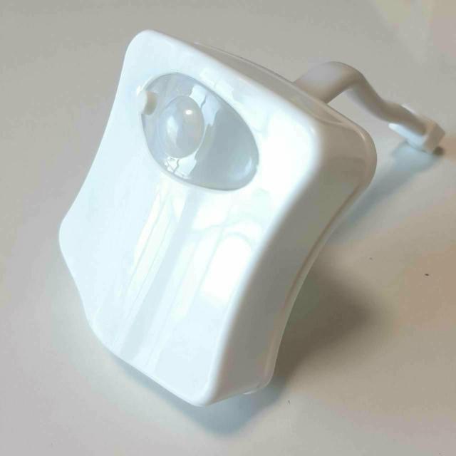 新品 トイレ ライト 8色 便座 センサー ライト カラー 光 < 家電/AV  新品 トイレ ライト 8色 便座 センサー ライト カラー 光 < 家電/AVの