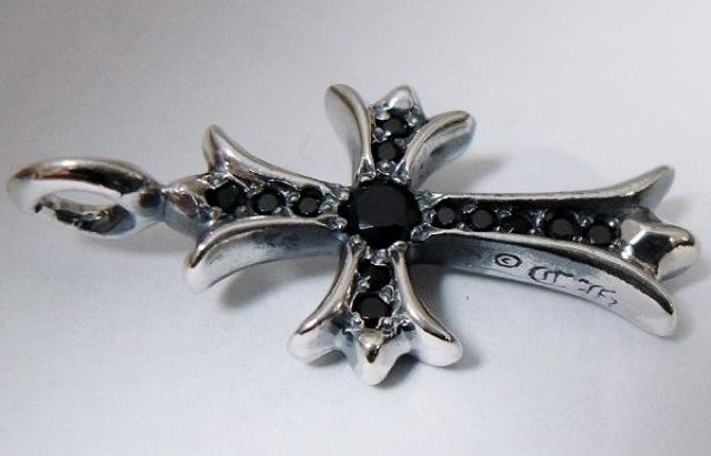 シルバー925クロスFATチャームペンダントwithパヴェブラック < 男性アクセサリー/時計  シルバー925クロスFATチャームペンダントwithパヴェブラック < 男性アクセサリー/時計の