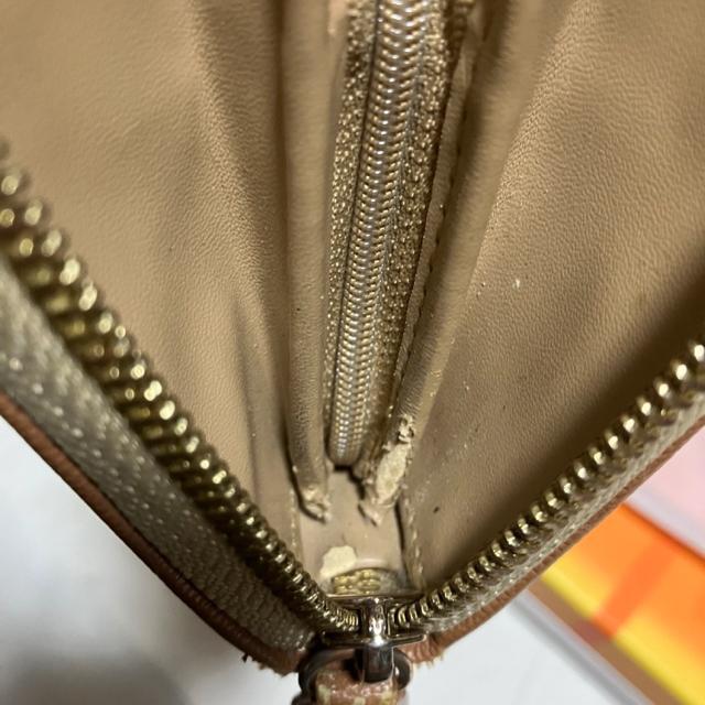 y1~X^[gzyFolli Follie / tHtHz  Eht@Xi[ z