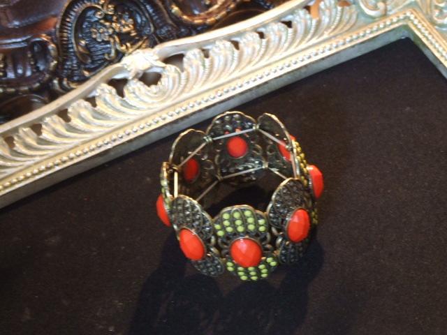 新品エスニックアンティーク調オリエンタルブレスレット < 女性アクセサリー/時計  新品エスニックアンティーク調オリエンタルブレスレット < 女性アクセサリー/時計の