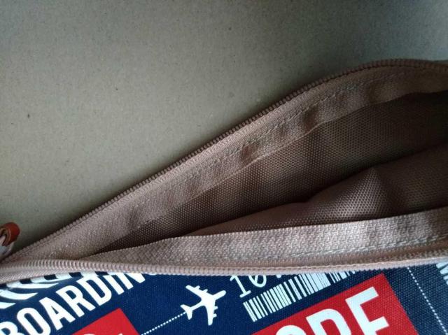 シンガポール Singapore BOARDING PASS poach 搭乗券、チケット、飛行機、バーコードなどのモチーフ < 女性ファッション  シンガポール Singapore BOARDING PASS poach 搭乗券、チケット、飛行機、バーコードなどのモチーフ < 女性ファッションの
