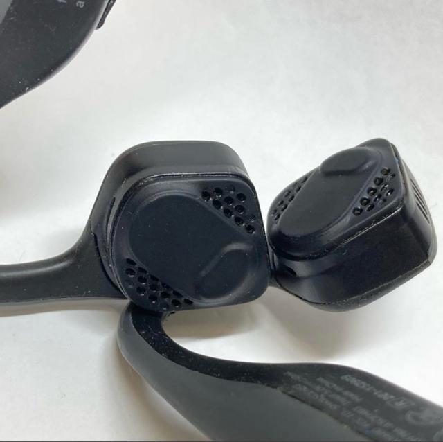 AfterShokz Trekz �`�^�� �J���^ ���C�����X ���`���w�b�h�z�� AS600SG [���s�A���i]  �� �Ɠd/AV�� 