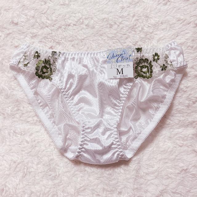 �T�e�� �z���C�g �V���[�c  �� �����t�@�b�V������ 