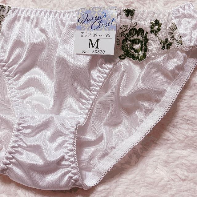 �T�e�� �z���C�g �V���[�c �� �����t�@�b�V������ 