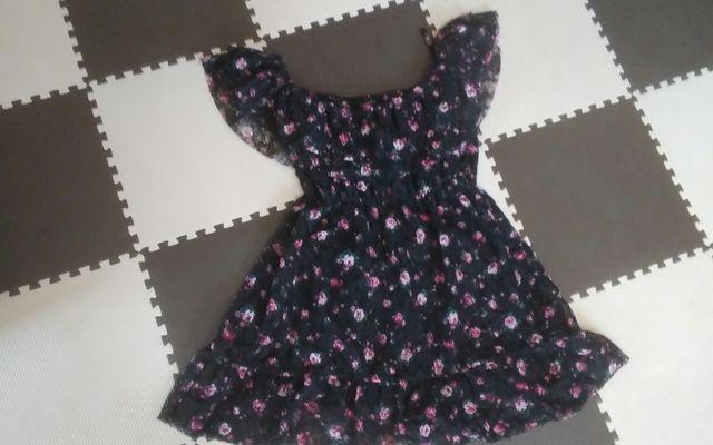 Fessy Logan 黒 薔薇柄 レース 美品 Mサイズ < 女性ファッション  Fessy Logan 黒 薔薇柄 レース 美品 Mサイズ  < 女性ファッションの