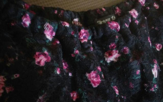 Fessy Logan 黒 薔薇柄 レース 美品 Mサイズ < 女性ファッション  Fessy Logan 黒 薔薇柄 レース 美品 Mサイズ < 女性ファッションの