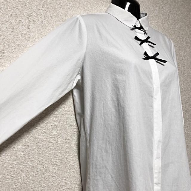 【新品/Fillil】クリンクル加工胸元3連リボン付シャツ < ブランド  【新品/Fillil】クリンクル加工胸元3連リボン付シャツ < ブランドの