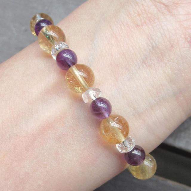 アメジストxシトリンブレスレット 天然石 パワーストーン < 女性アクセサリー/時計 アメジストxシトリンブレスレット 天然石 パワーストーン < 女性アクセサリー/時計の