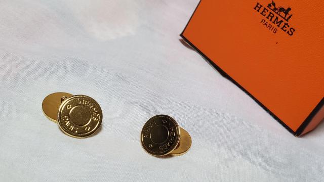 正規 エルメス セリエ ロゴ カフスボタン 金 カフリンクス チェーンボタン クラシック ラウンド 2連リバーシブルアイコン 箱 < ブランド  正規 エルメス セリエ ロゴ カフスボタン 金 カフリンクス チェーンボタン クラシック ラウンド 2連リバーシブルアイコン 箱  < ブランドの