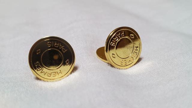 正規 エルメス セリエ ロゴ カフスボタン 金 カフリンクス チェーンボタン クラシック ラウンド 2連リバーシブルアイコン 箱 < ブランド  正規 エルメス セリエ ロゴ カフスボタン 金 カフリンクス チェーンボタン クラシック ラウンド 2連リバーシブルアイコン 箱 < ブランドの