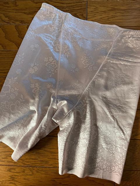 LLサイズ!内ももシェイプ!パワーネットでお腹押さえ引き締め!光沢感ある!ロングガードル!ショーツ!新品! < 女性ファッション  LLサイズ!内ももシェイプ!パワーネットでお腹押さえ引き締め!光沢感ある!ロングガードル!ショーツ!新品! < 女性ファッションの