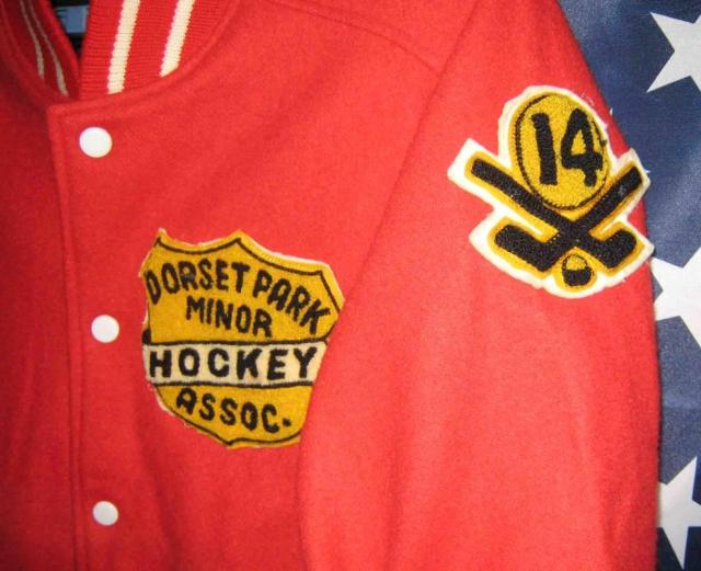 真っ赤な ワッペン・スタジャン L ウール90% ポリエステル10% Lサイズ < 男性ファッション 真っ赤な ワッペン・スタジャン L ウール90% ポリエステル10% Lサイズ < 男性ファッションの