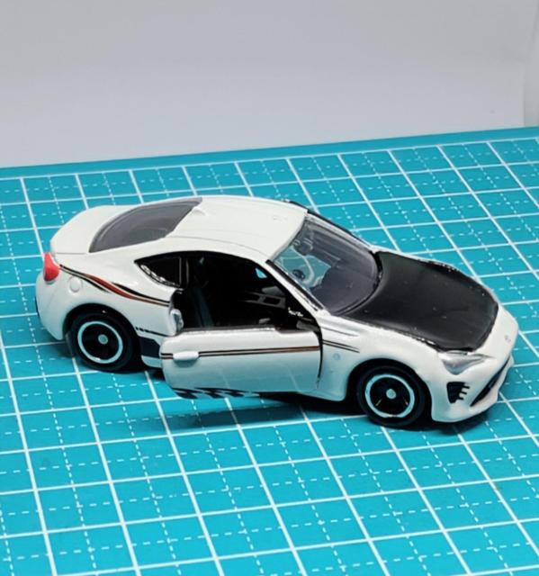 トミカ TOMICA トイザらス オリジナル トヨタ 86 カスタマイズタイプ 白 スポーツカー 初代後期 販売店限定 特注 < ホビー トミカ TOMICA トイザらス オリジナル トヨタ 86 カスタマイズタイプ 白 スポーツカー 初代後期 販売店限定 特注 < ホビーの