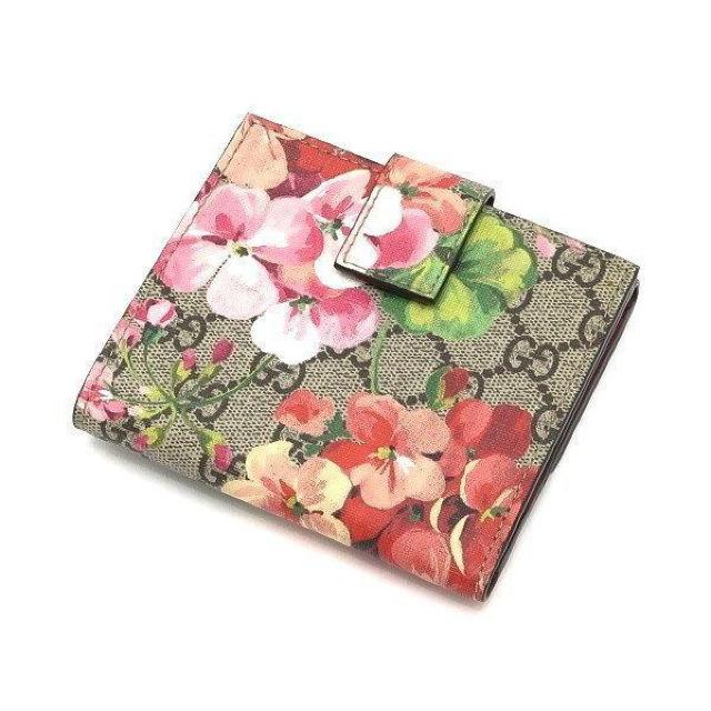 ◆ 本物 美品 ◆ GUCCI グッチ GGブルームス Wホック財布 フラワー コンパクト 2つ折り 袋 箱 人気 410071 < ブランド  ◆ 本物 美品 ◆ GUCCI グッチ GGブルームス Wホック財布 フラワー コンパクト 2つ折り 袋 箱 人気 410071 < ブランドの