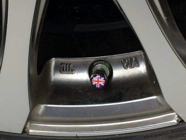 国旗柄 汎用 エアバルブ キャップ イギリス キーホルダー付 < 自動車/バイク 国旗柄 汎用 エアバルブ キャップ イギリス キーホルダー付 < 自動車/バイク