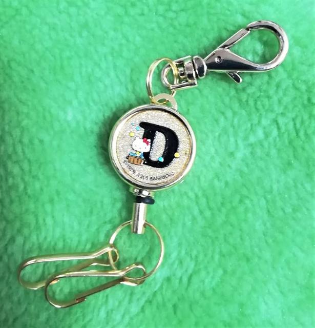 キティ★イニシャル★D★リールキーホルダー★金★サンリオ★ < 女性ファッション  キティ★イニシャル★D★リールキーホルダー★金★サンリオ★ < 女性ファッションの
