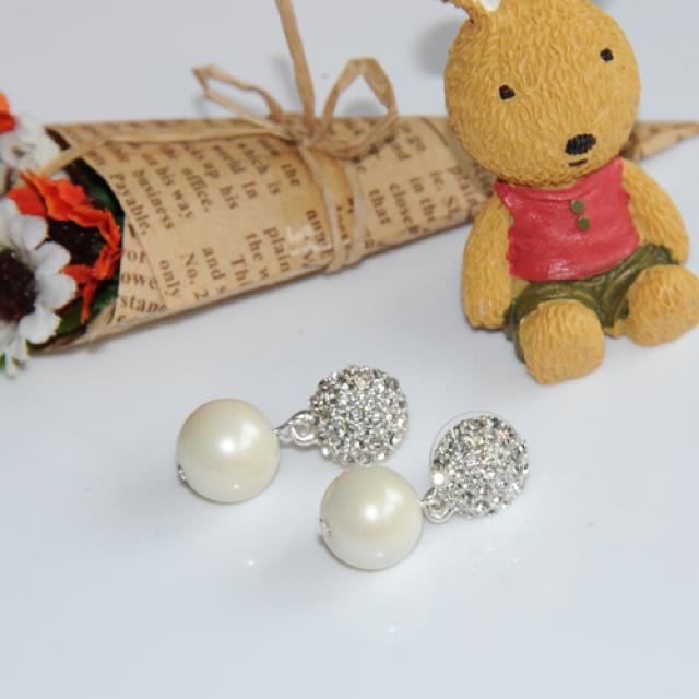 新品ゴスロリ姫系アンティーク調ストーンパールピアス < 女性アクセサリー/時計 新品ゴスロリ姫系アンティーク調ストーンパールピアス < 女性アクセサリー/時計の