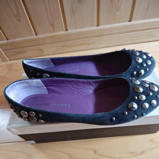 マークジェイコブス♪MARC JACOBS♪パンプス♪サイズ371/2♪大丸神戸店にて購入♪山羊革♪スウェードブラック♪ < ブランド  マークジェイコブス♪MARC JACOBS♪パンプス♪サイズ371/2♪大丸神戸店にて購入♪山羊革♪スウェードブラック♪  < ブランドの