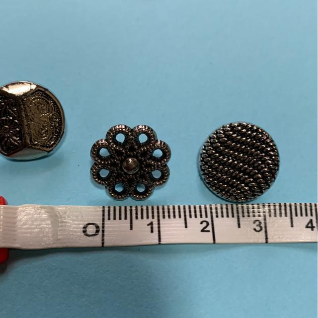 金属風のボタン5個 < ペット/手芸/園芸  金属風のボタン5個 < ペット/手芸/園芸の