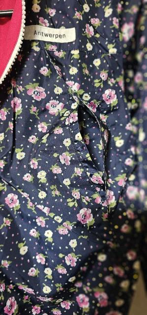 130 花柄 ジャンパー 美品 < キッズ/ベビー  130 花柄 ジャンパー 美品 < キッズ/ベビーの