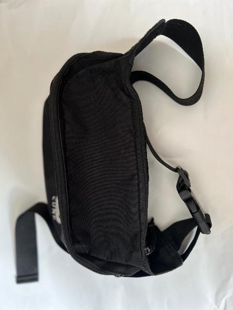 CUNE 斜めがけウエストバックウサギマーク送込♪ < ブランド  CUNE 斜めがけウエストバックウサギマーク送込♪ < ブランドの