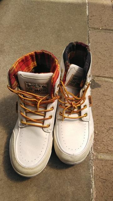 VANSオフ・ザ・ウォール ハイカットスニーカー ホワイト VANS V2541 26cm ほぼ未使用 < 男性ファッション VANSオフ・ザ・ウォール ハイカットスニーカー ホワイト VANS V2541 26cm ほぼ未使用 < 男性ファッションの