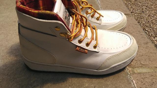 VANSオフ・ザ・ウォール ハイカットスニーカー ホワイト VANS V2541 26cm ほぼ未使用 < 男性ファッション VANSオフ・ザ・ウォール ハイカットスニーカー ホワイト VANS V2541 26cm ほぼ未使用 < 男性ファッションの