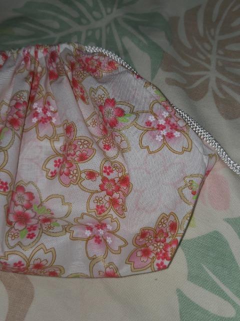 ★新柄白×金彩桜吹雪和柄お弁当箱入れ巾着袋 < キッズ/ベビー  ★新柄白×金彩桜吹雪和柄お弁当箱入れ巾着袋 < キッズ/ベビーの