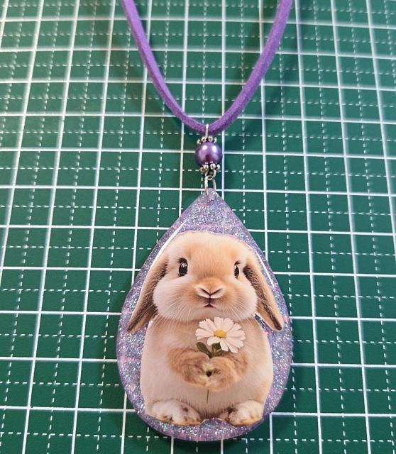 大きなうさぎちゃんかわいいレジンネックレス★  うさぎ   うさぎアクセサリー  うさぎキーホルダー  うさぎネックレス  ウサギ < 女性ファッション  大きなうさぎちゃんかわいいレジンネックレス★  うさぎ   うさぎアクセサリー  うさぎキーホルダー  うさぎネックレス  ウサギ < 女性ファッションの