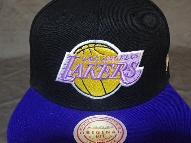 【Mitchell & Ness】NBA ロサンゼルス レイカーズ 2009年 優勝 刺繍入りCap < 男性ファッション  【Mitchell & Ness】NBA ロサンゼルス レイカーズ 2009年 優勝 刺繍入りCap < 男性ファッションの