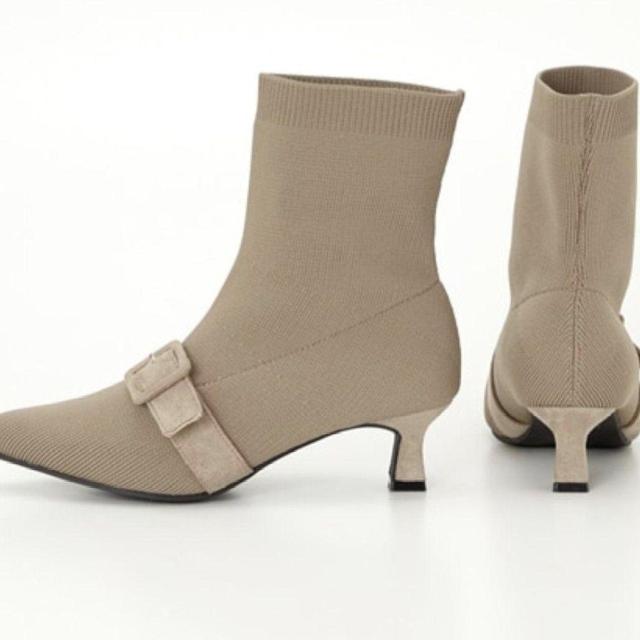 新品25.0〜25.5★4E★バックル付き★ニットブーツ < 女性ファッション  新品25.0〜25.5★4E★バックル付き★ニットブーツ < 女性ファッションの
