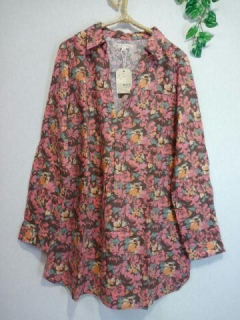 *シックな花模様 poチュニック* M 新品 < 女性ファッション *シックな花模様 poチュニック* M 新品 < 女性ファッションの