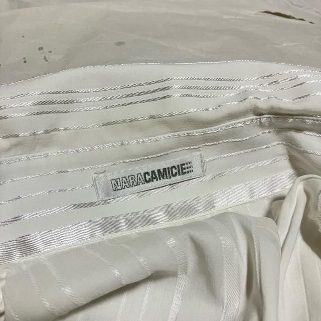 【NARACAMICIE】 ラメ ストライプ 長袖シャツ・ブラウス ボタンダウン トップス < ブランド 【NARACAMICIE】 ラメ ストライプ 長袖シャツ・ブラウス ボタンダウン トップス < ブランドの