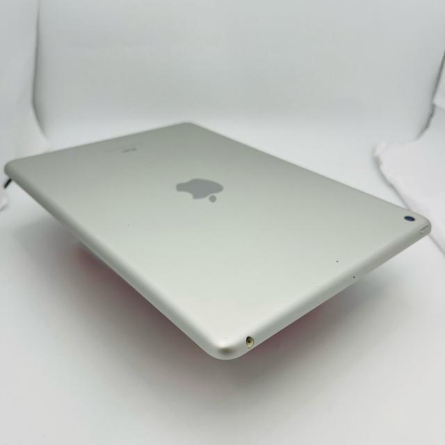 A 82% iPad 6 ��6���� 32 GB Wi-Fi �V���o�[ �{�� �� PC�{��/���Ӌ@��� 