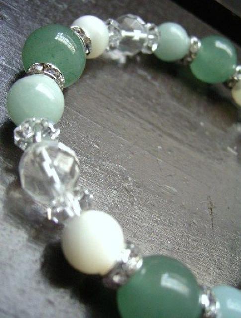 アベンチュリンxアマゾナイトxマザーオブパールブレスレット < 女性アクセサリー/時計 アベンチュリンxアマゾナイトxマザーオブパールブレスレット < 女性アクセサリー/時計の