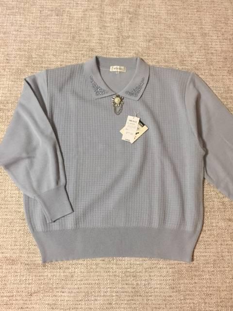 425.新品☆ブローチ付き薄手ニット☆グレー系☆サイズ3L < 女性ファッション  425.新品☆ブローチ付き薄手ニット☆グレー系☆サイズ3L < 女性ファッションの