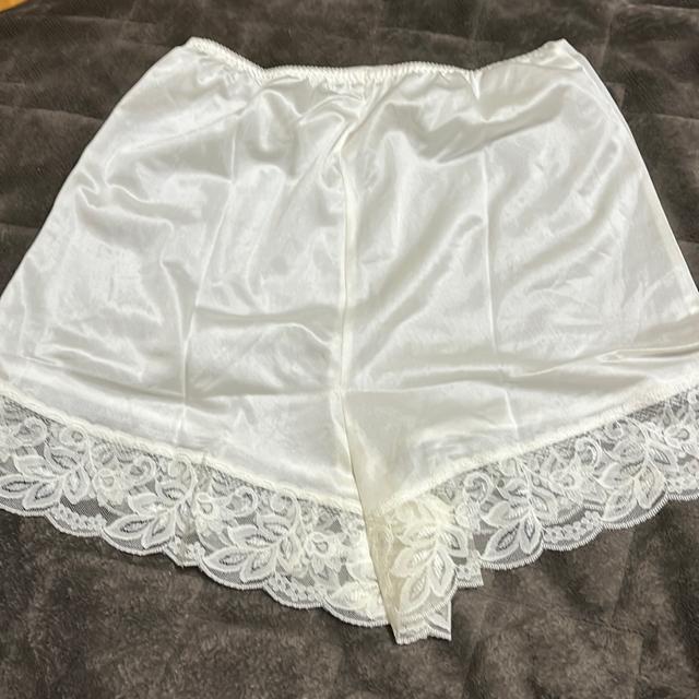 ☆☆☆☆タンス整理品 衣類 おまとめOK ホームクリーニング済み クリーム系 ペチパンツ M85-93 ◎ < 女性ファッション  ☆☆☆☆タンス整理品 衣類 おまとめOK ホームクリーニング済み クリーム系 ペチパンツ M85-93 ◎ < 女性ファッションの